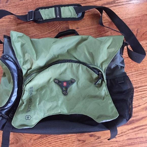 Victorinox Bags Victorinox Crossbody Messenger Laptop Bag Poshmark